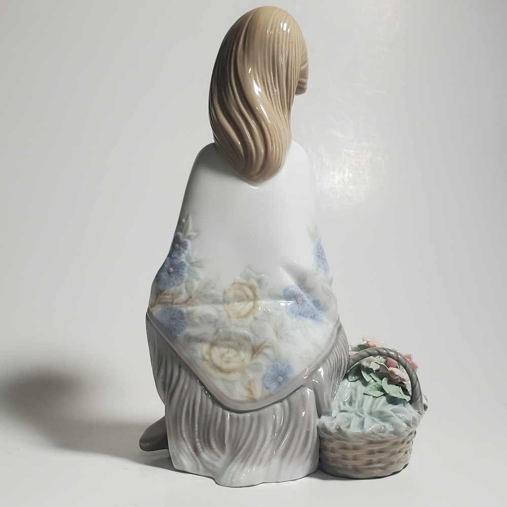 LLADRO Flower Song - 1988 Lladro Collector Society Figurine by LLADRO Vintage - Picture 7 of 10